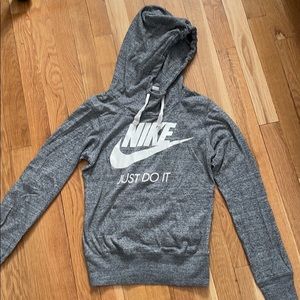 nike sweatshirt